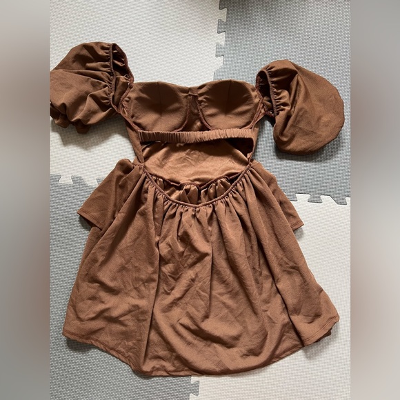 Padded fairy dress (backless )(short sleeves ) - Picture 5 of 9